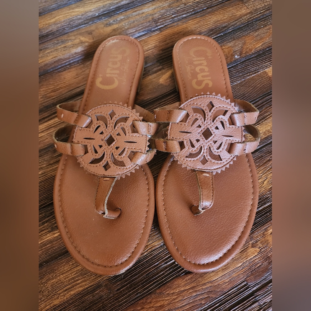 CIRCUS BY SAM EDELMAN vegan leather whiskey brown sandals, size 8.5